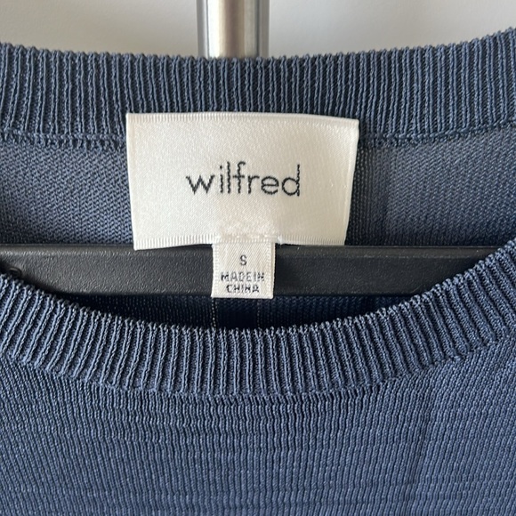 Aritzia lightweight Palmier sweater size S navy blue- excellent used condition - Picture 2 of 5